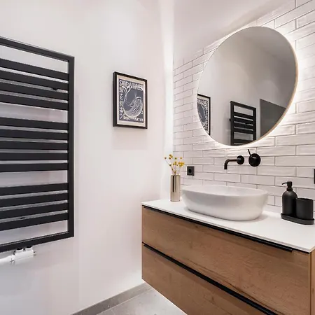 Apartament 1919 *